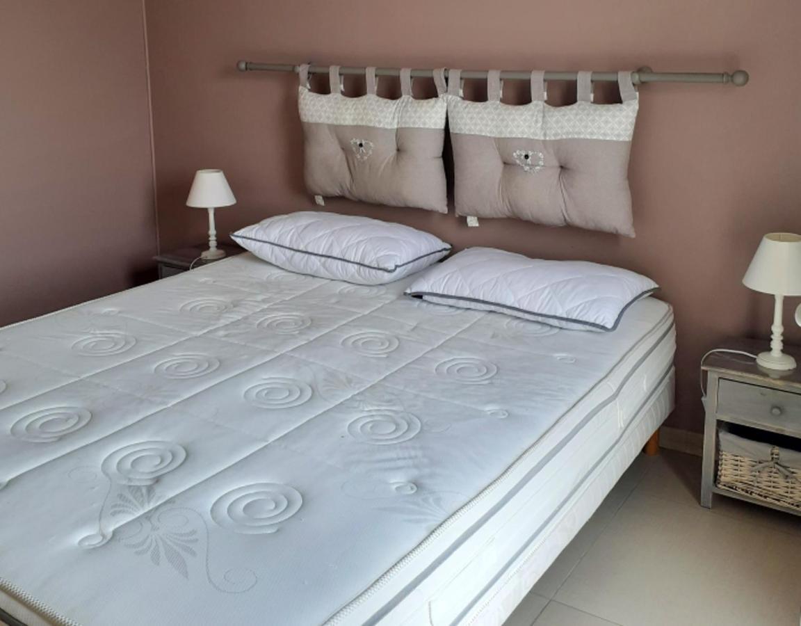 Villa de 2 chambres avec piscine privee jardin clos et wifi a Colonzelle Esterno foto