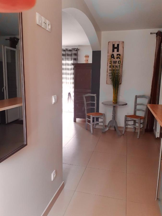 Villa de 2 chambres avec piscine privee jardin clos et wifi a Colonzelle Esterno foto