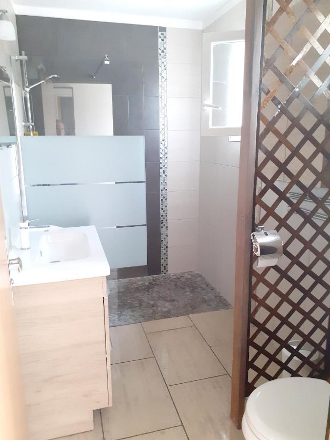 Villa de 2 chambres avec piscine privee jardin clos et wifi a Colonzelle Esterno foto